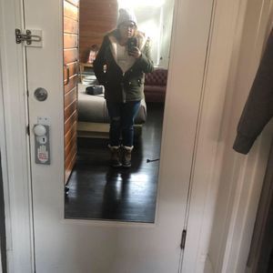 Meet your Posher, Briana nic